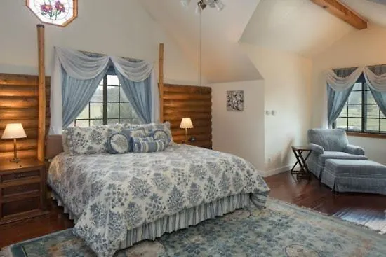 Secluded Retreat Pines Peace Privacy Williams
