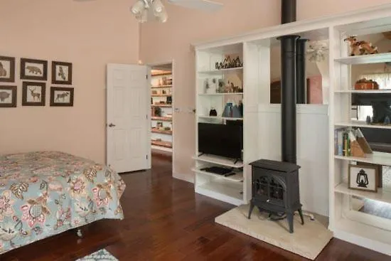 Holiday home Secluded Retreat Pines Peace Privacy *