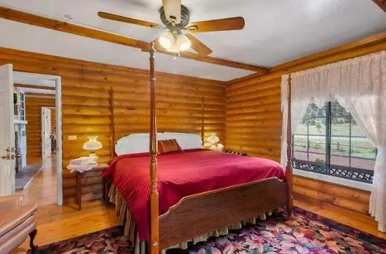 Secluded Retreat Pines Peace Privacy Williams